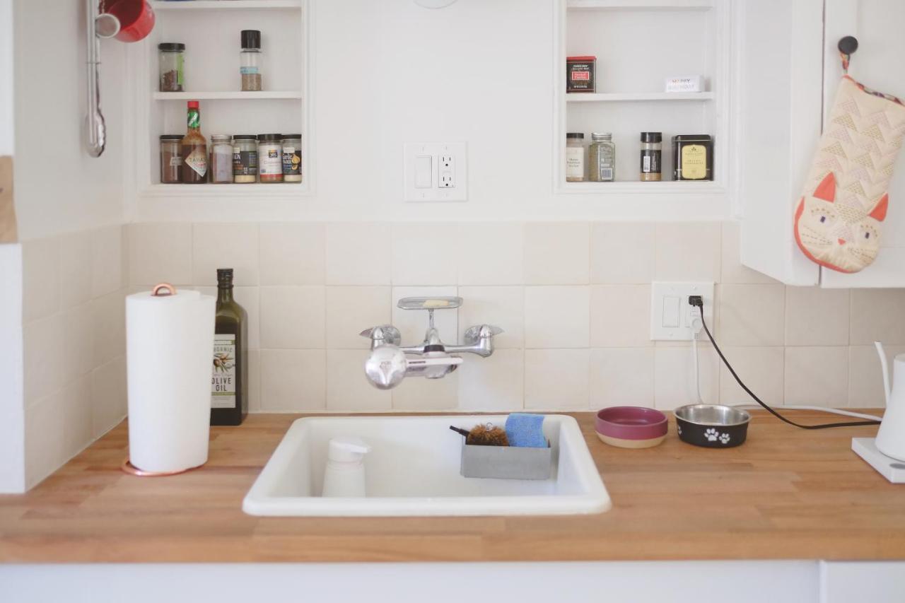 Gorgeous In Trendy Echo Park Apartment
